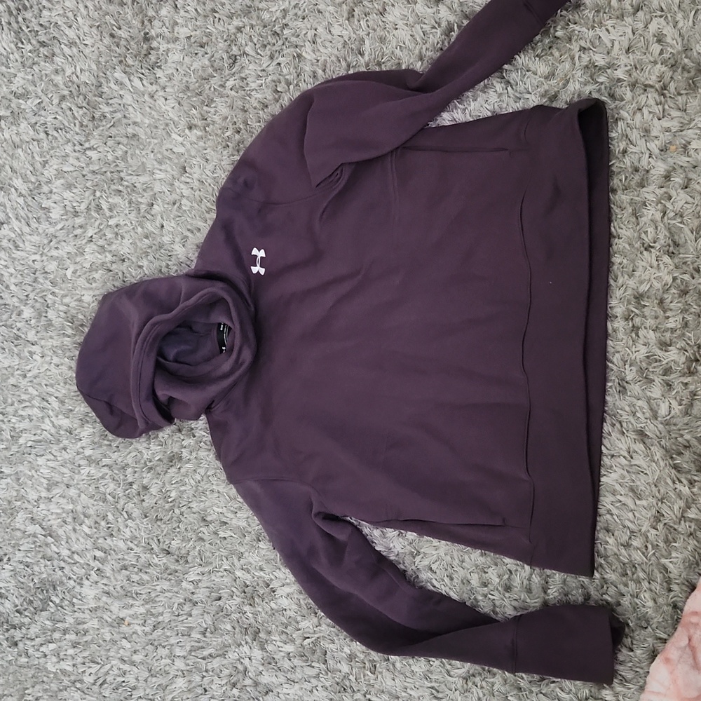Under Armour sweatshirt